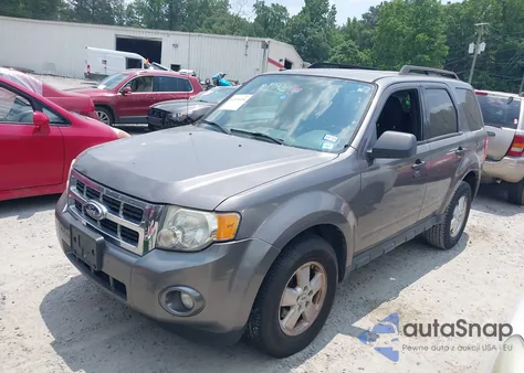 2010 Ford Escape Xlt z USA, uszkodzony, nr VIN 1FMCU9DG3AKA55265